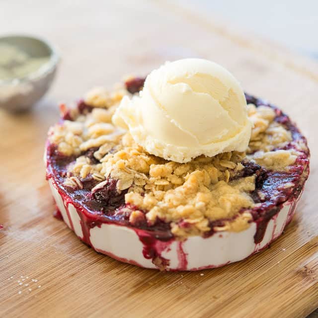 Blackberry Crisp